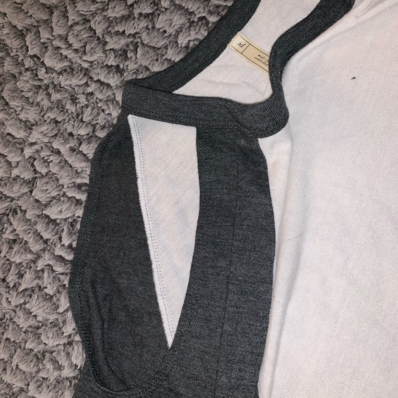 Cold shoulder top - Picture 2 of 2